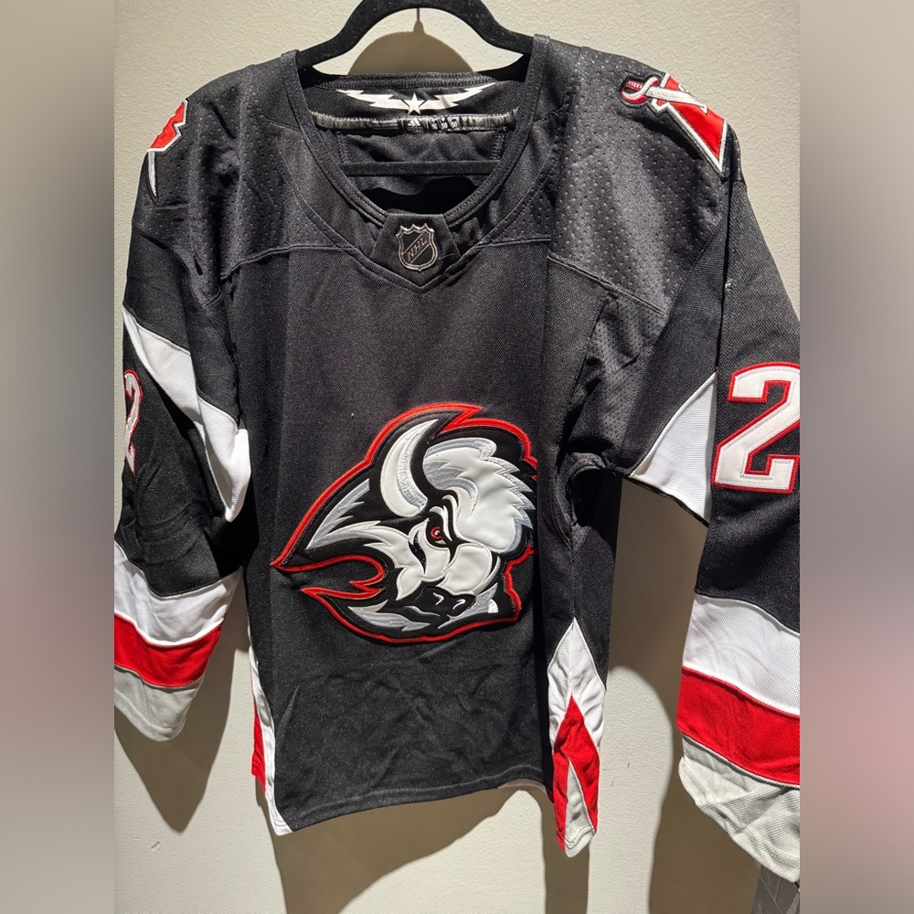 Buffalo Sabres 🦬 | #72 Thompson